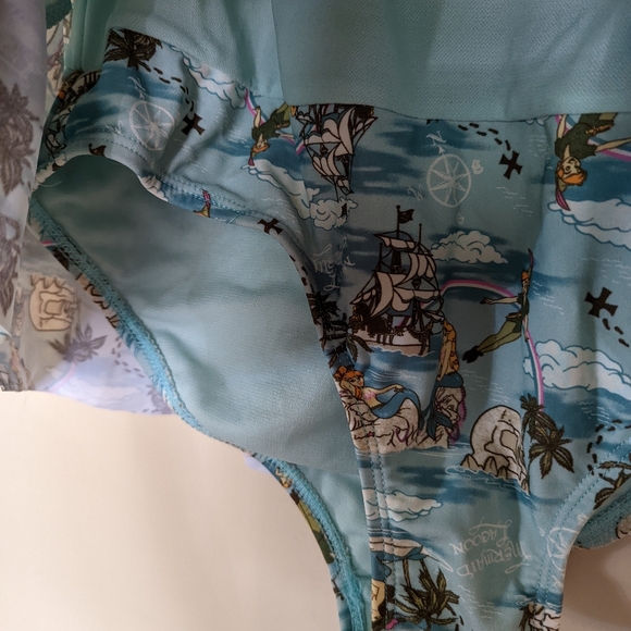 Peter Pan Retro One-piece Disney swimsuit - Picture 4 of 7